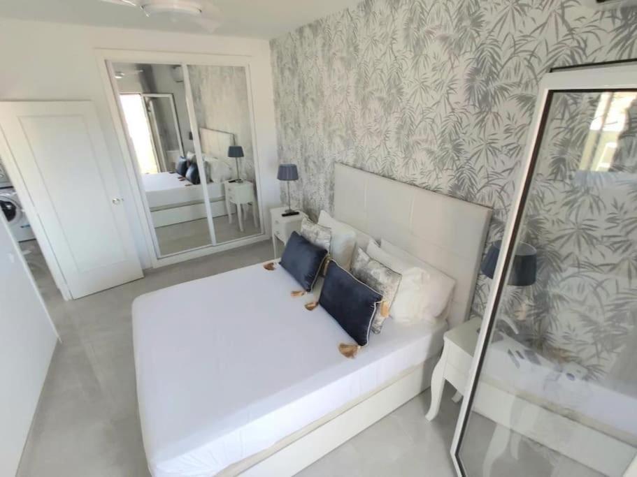 Lux. Frontbeach-Terrace. 5 Pools.Tv. 2 A.C.Netflix Беналмадена Екстериор снимка