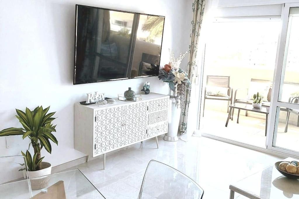 Lux. Frontbeach-Terrace. 5 Pools.Tv. 2 A.C.Netflix Беналмадена Екстериор снимка